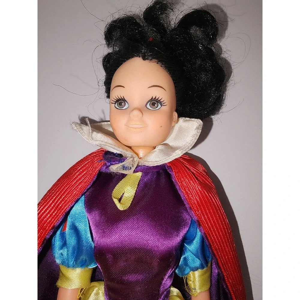 Vintage Snow White Doll‎